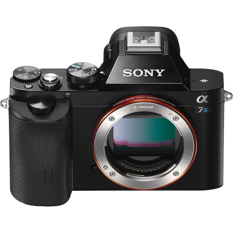 Arriendo de Kit Camara Sony Alpha 7 II + 24 - 70 mm - Camara y video -  Elecktro