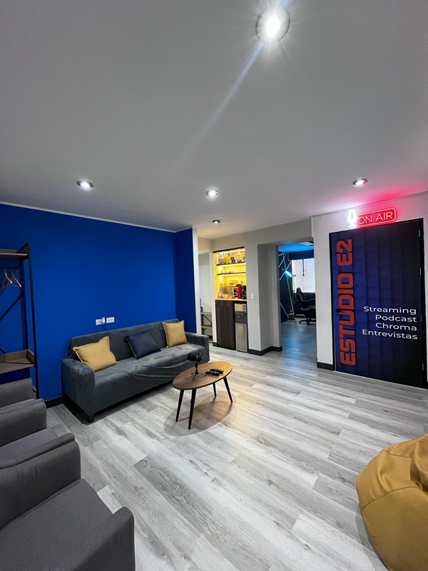 alquiler estudio studio podcast streaming coffe spot lima peru san borja e2 e2peru switcher