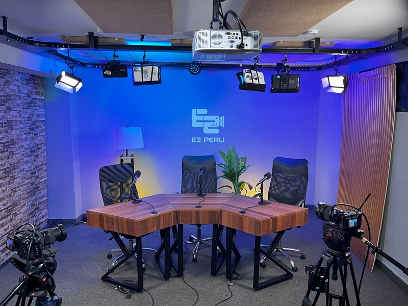 alquiler estudio studio podcast streaming coffe spot lima peru san borja e2 e2peru switcher