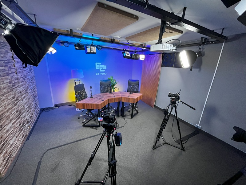 alquiler estudio studio podcast streaming coffe spot lima peru san borja e2 e2peru switcher